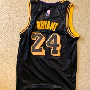 Kobe Bryant Lakers #24 Jersey (snakeskin)